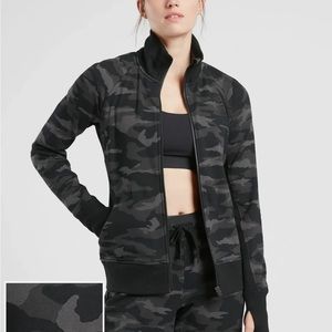 Athleta Triumph full zip jacket size L camo
